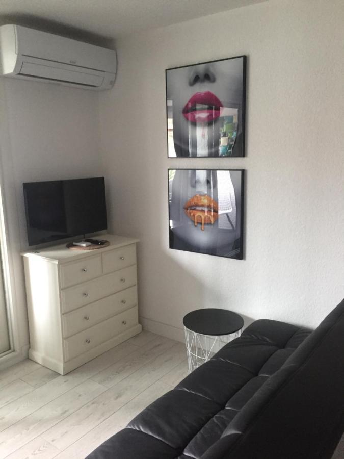 אגדה Appartement Tres Proche Naturiste, Chic, Piscine מראה חיצוני תמונה